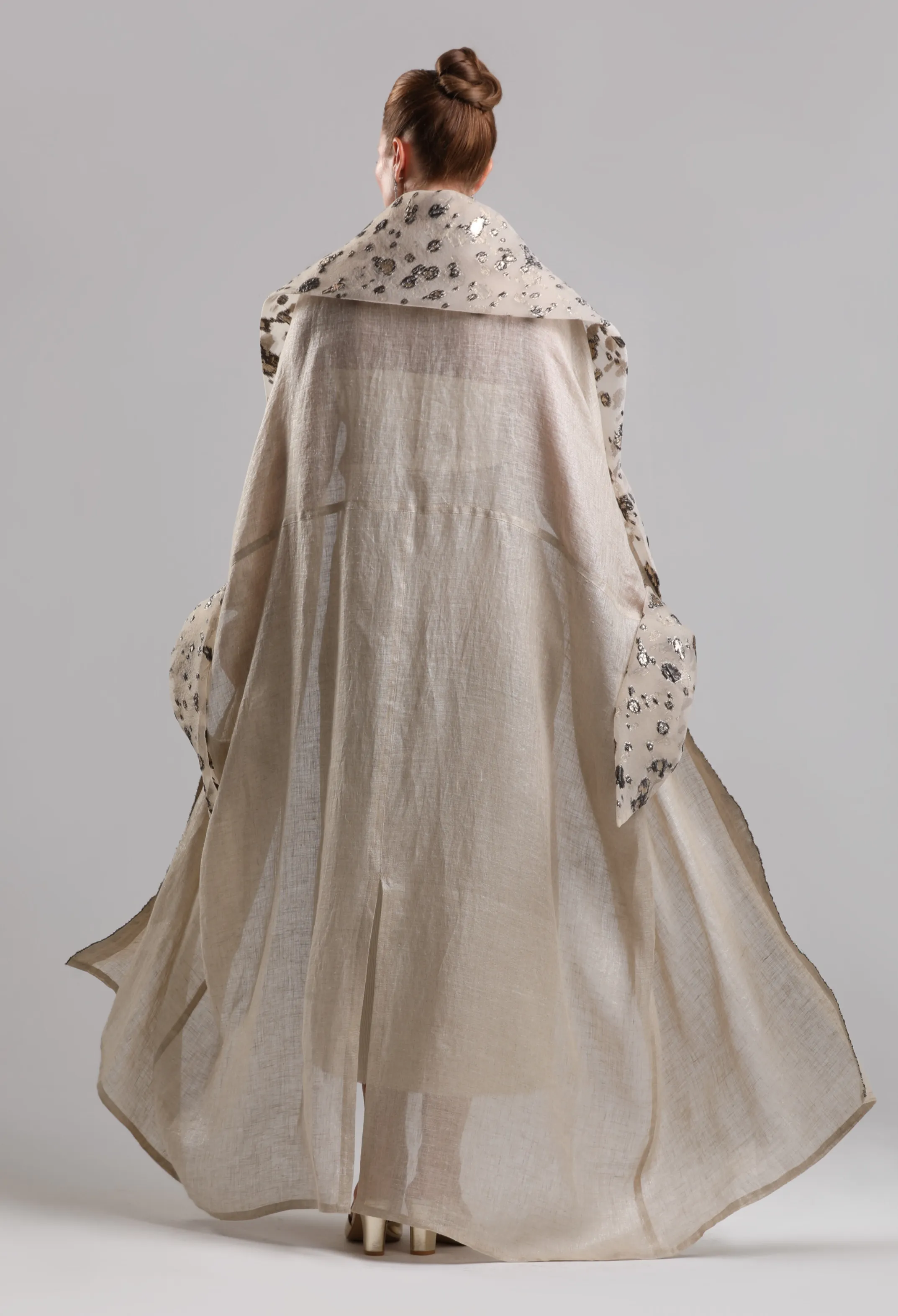 بشت لينن فاخر  _ البيج مع الذهبي