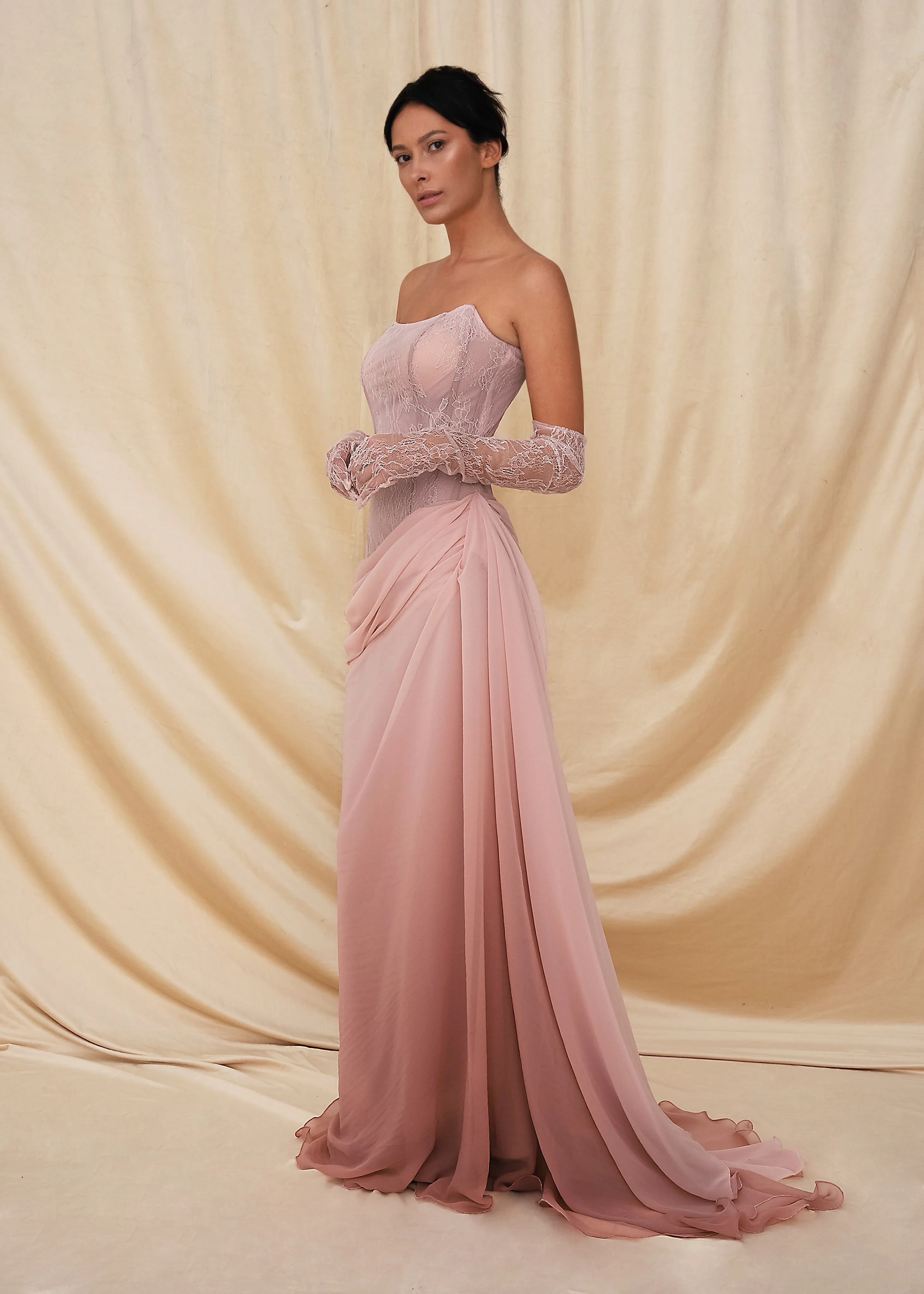 فستان الدرابيه الوردي