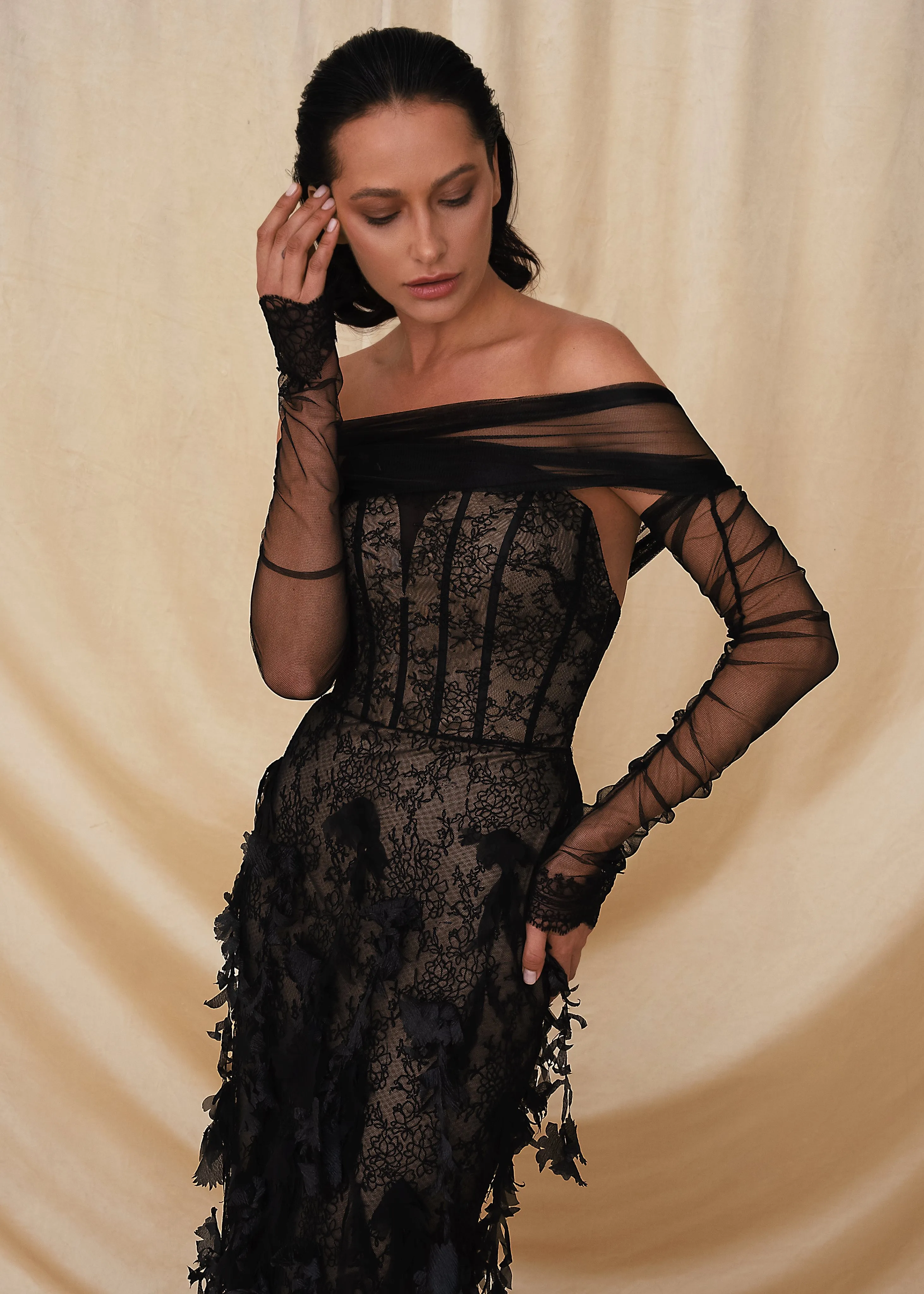 فستان دانتيل جوبير أوف شولدر