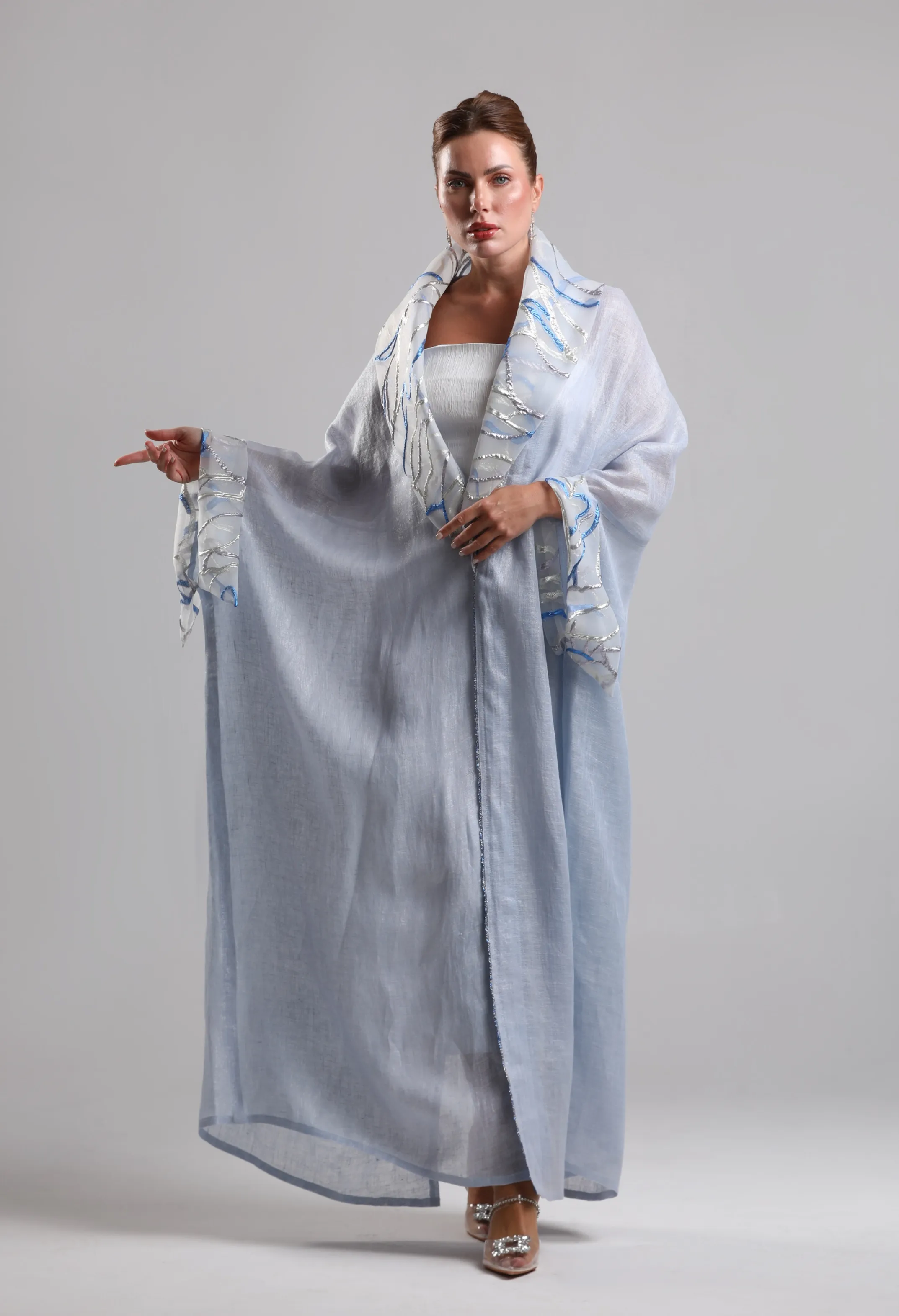 بشت لينن فاخر بالأزرق الفاتح مع الفضي