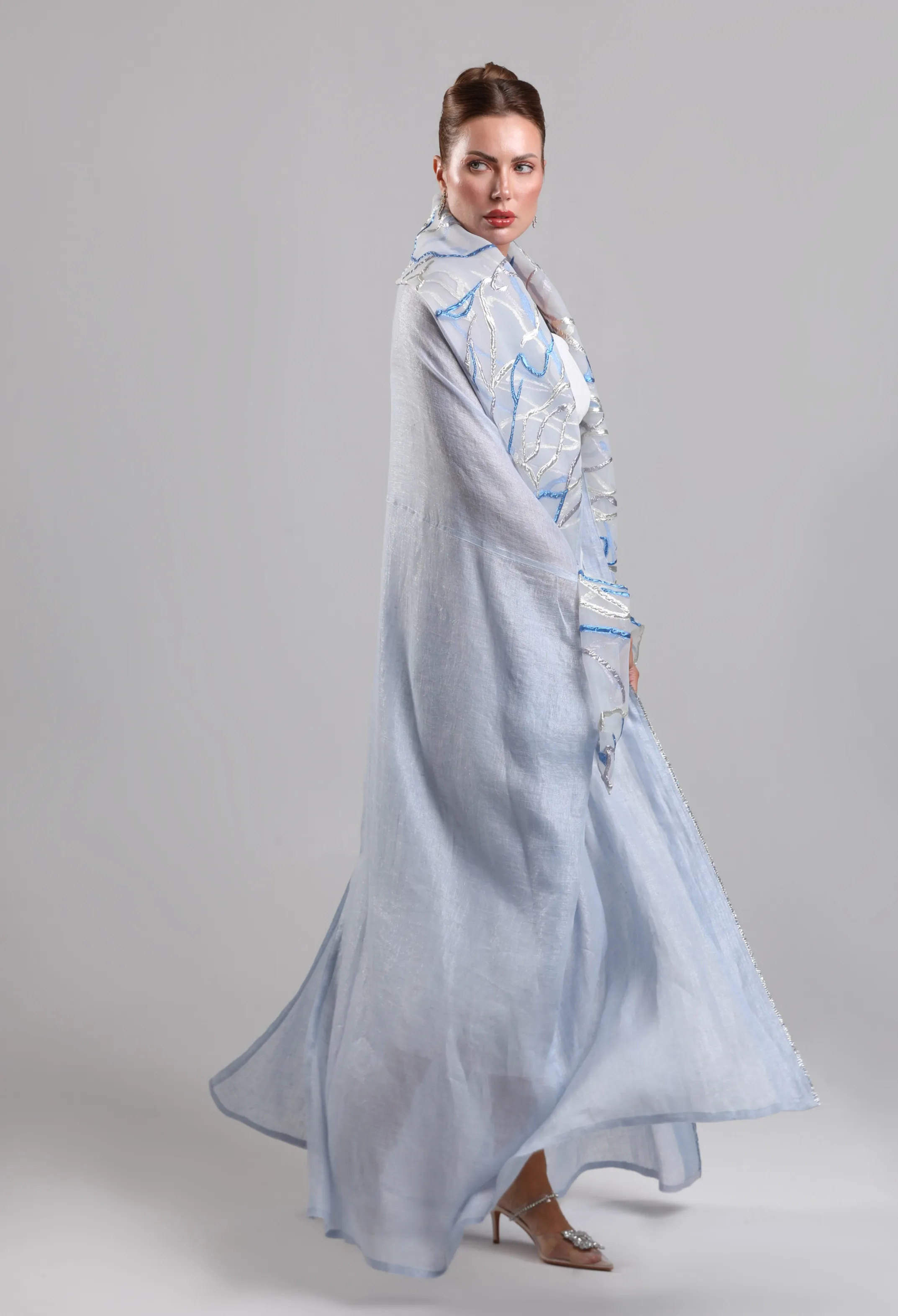 بشت لينن فاخر بالأزرق الفاتح مع الفضي