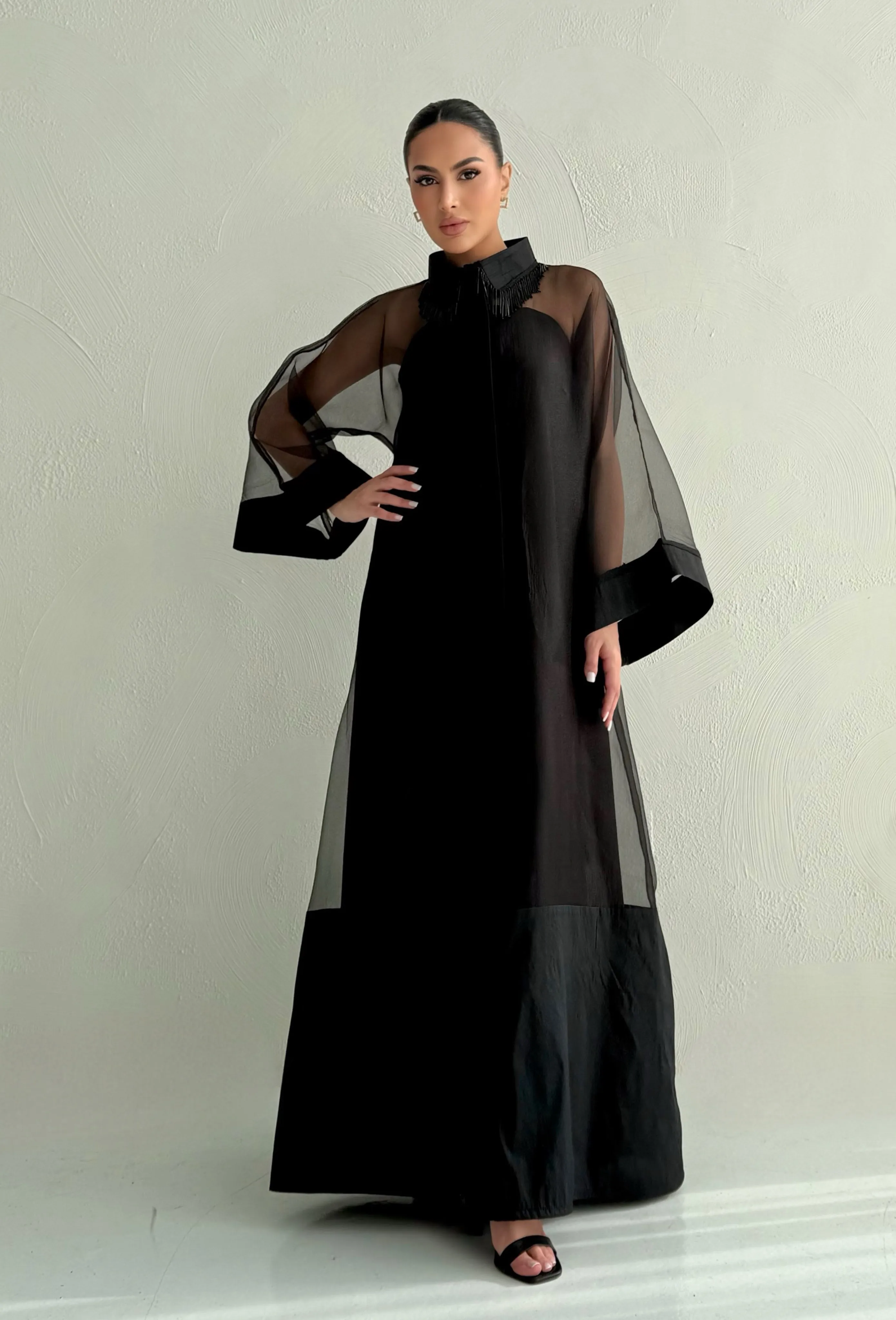 جلابية بياقة خرز