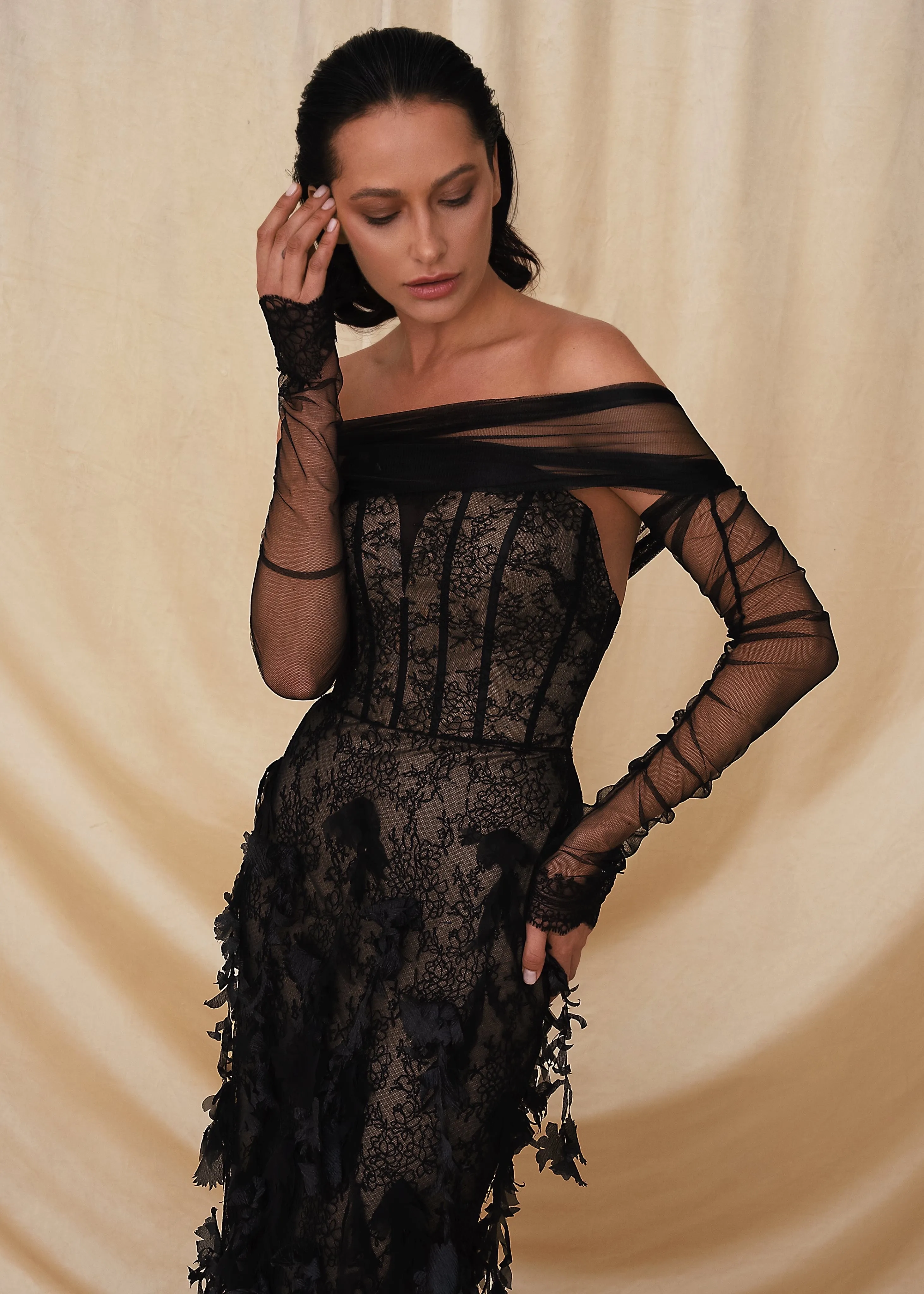 فستان دانتيل جوبير أوف شولدر